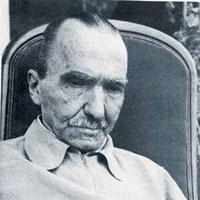 نیکوس  کازانتزاکیس 